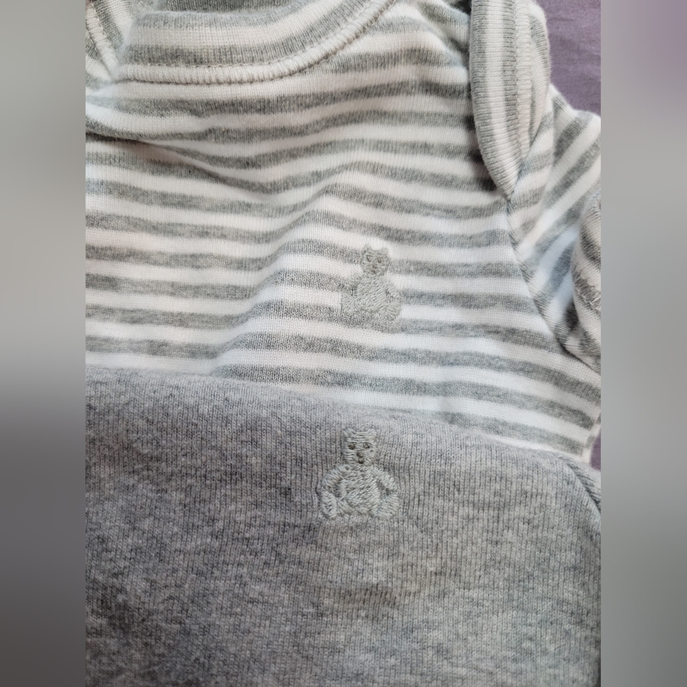 Assorted Baby Onesies Bundle (GAP And Rococo) - Picture 15 of 15